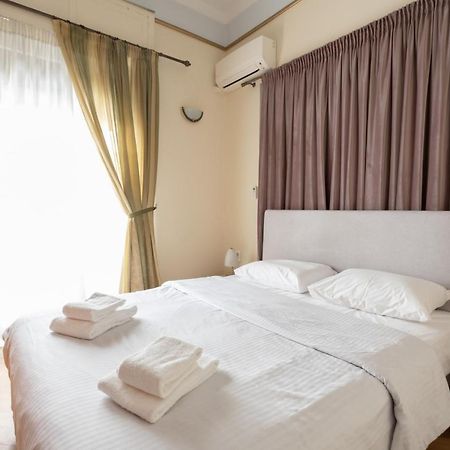Ideal 4 Bdr Apartment In Plaka For 10! Athens Luaran gambar