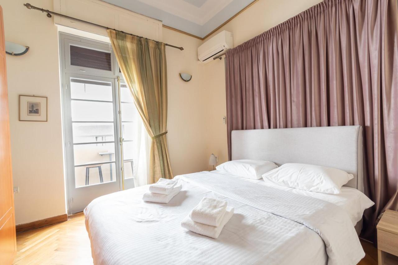 Ideal 4 Bdr Apartment In Plaka For 10! Athens Luaran gambar