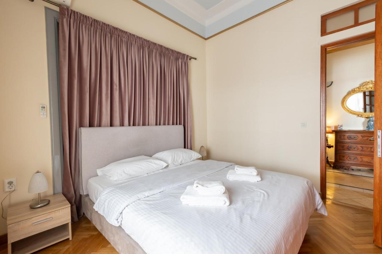 Ideal 4 Bdr Apartment In Plaka For 10! Athens Luaran gambar