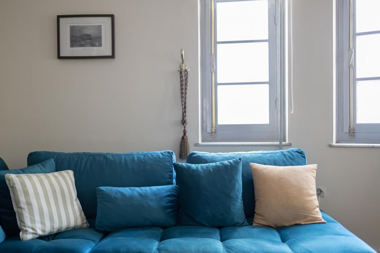 Ideal 4 Bdr Apartment In Plaka For 10! Athens Luaran gambar