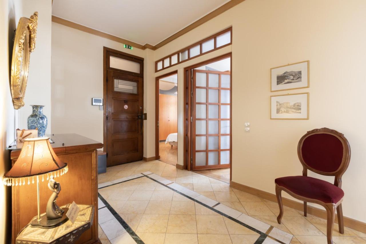 Ideal 4 Bdr Apartment In Plaka For 10! Athens Luaran gambar