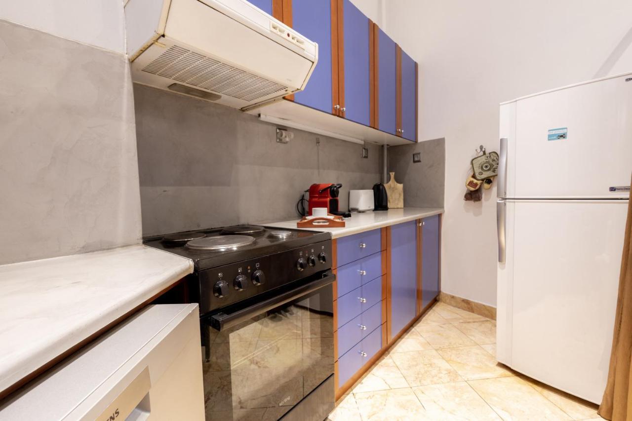 Ideal 4 Bdr Apartment In Plaka For 10! Athens Luaran gambar